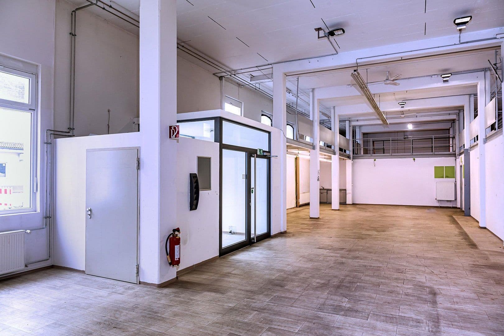 Pronájem nebytového prostoru 276 m², Bahofstraße 33, Schramberg, Bádensko-Württembersko Pronájem nebytového prostoru 276 m², Bahofstraße 33, Schramberg, Bádensko-Württembersko