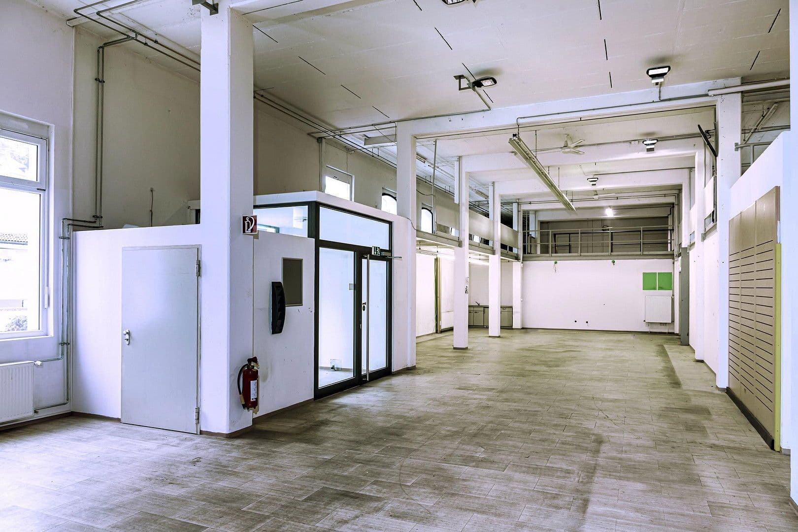 Pronájem nebytového prostoru 276 m², Bahofstraße 33, Schramberg, Bádensko-Württembersko Pronájem nebytového prostoru 276 m², Bahofstraße 33, Schramberg, Bádensko-Württembersko