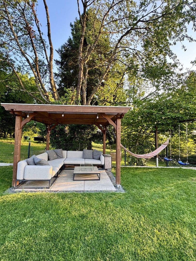 Prodej domu 243 m², pozemek 637 m², Pforzheim, Bádensko-Württembersko Prodej domu 243 m², pozemek 637 m², Pforzheim, Bádensko-Württembersko