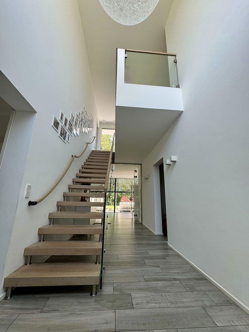 Prodej domu 243 m², pozemek 637 m², Pforzheim, Bádensko-Württembersko Prodej domu 243 m², pozemek 637 m², Pforzheim, Bádensko-Württembersko