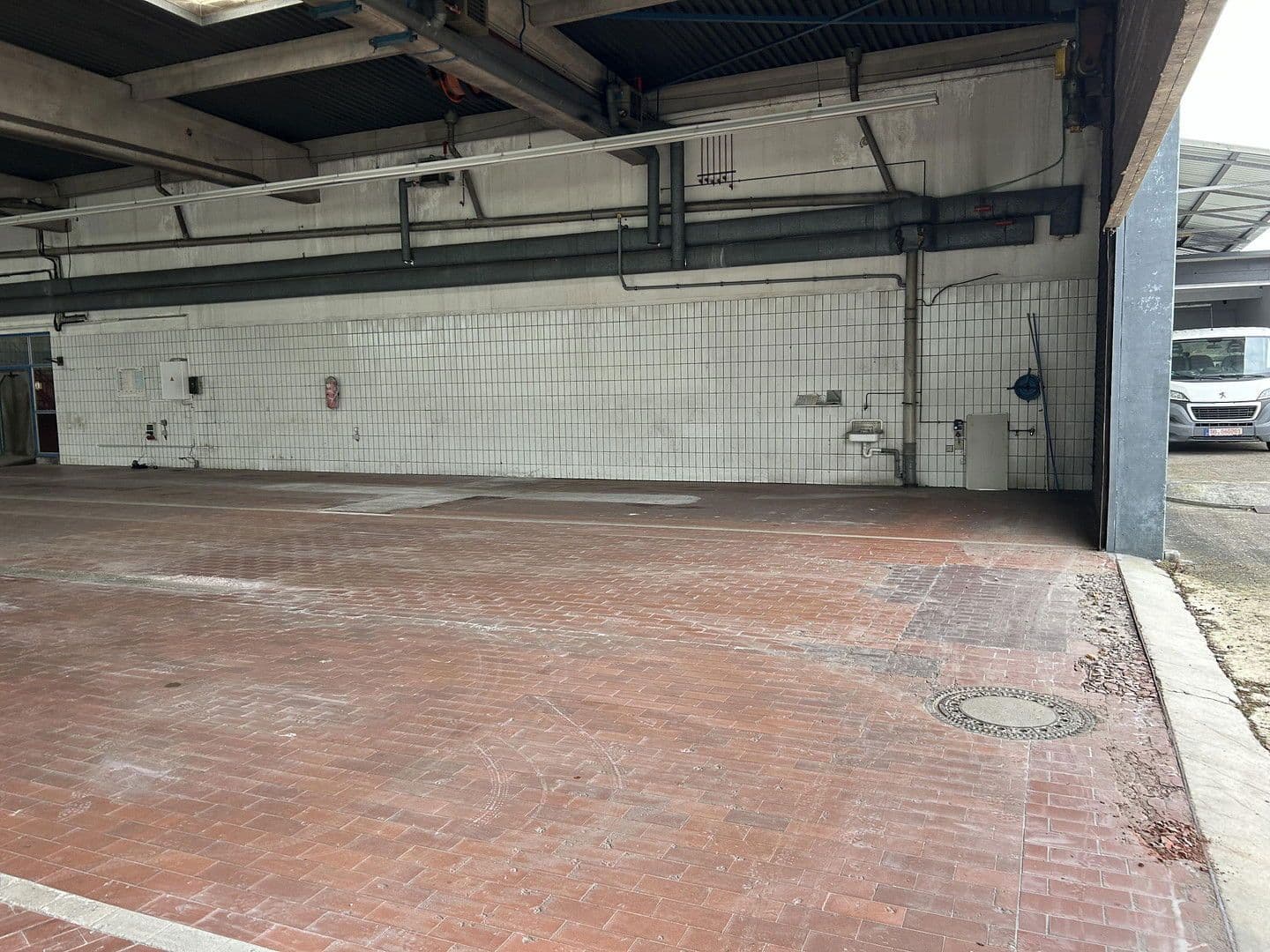 Pronájem nebytového prostoru 900 m², Iserlohn, Severní Porýní-Vestfálsko Pronájem nebytového prostoru 900 m², Iserlohn, Severní Porýní-Vestfálsko
