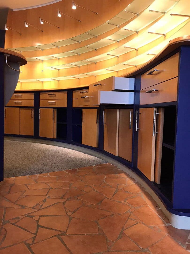 Prodej nebytového prostoru 291 m², Salzufler Str. 25, Bad Salzuflen, Severní Porýní-Vestfálsko Prodej nebytového prostoru 291 m², Salzufler Str. 25, Bad Salzuflen, Severní Porýní-Vestfálsko