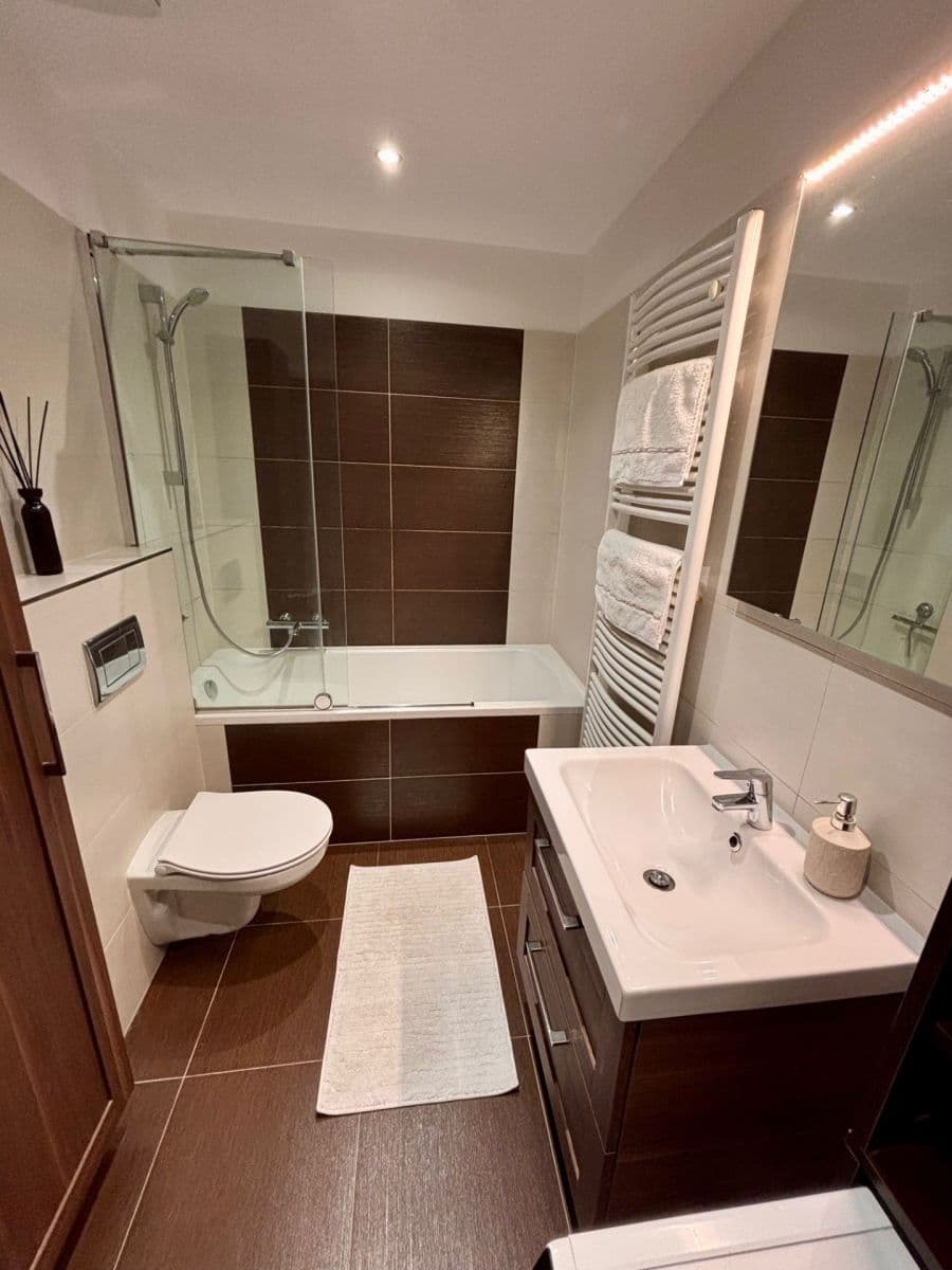 Prodej bytu 2+kk 64 m², Mantovská, Praha, Praha Prodej bytu 2+kk 64 m², Mantovská, Praha, Praha