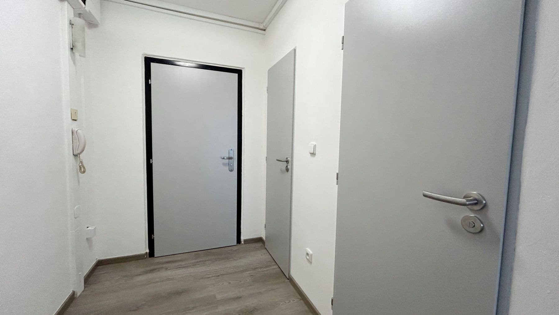 Pronájem bytu 2+kk 42 m², Rimavské Soboty, Kolín, Středočeský kraj Pronájem bytu 2+kk 42 m², Rimavské Soboty, Kolín, Středočeský kraj