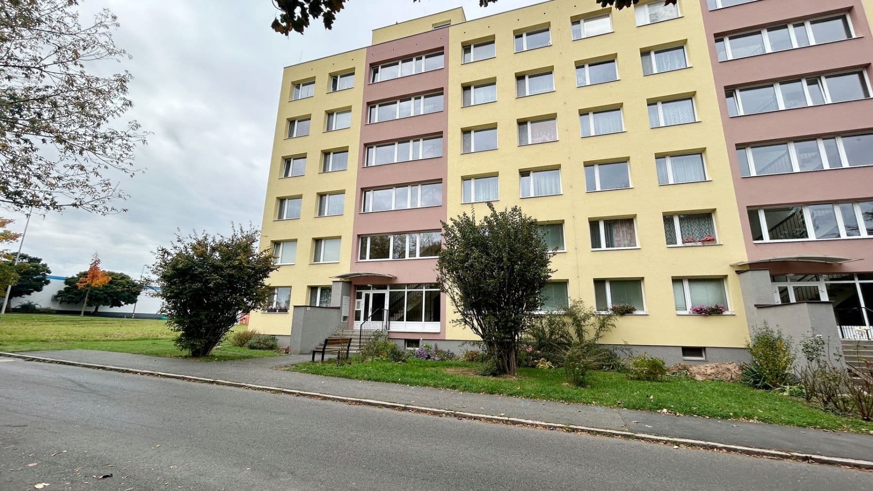 Pronájem bytu 2+kk 42 m², Rimavské Soboty, Kolín, Středočeský kraj Pronájem bytu 2+kk 42 m², Rimavské Soboty, Kolín, Středočeský kraj