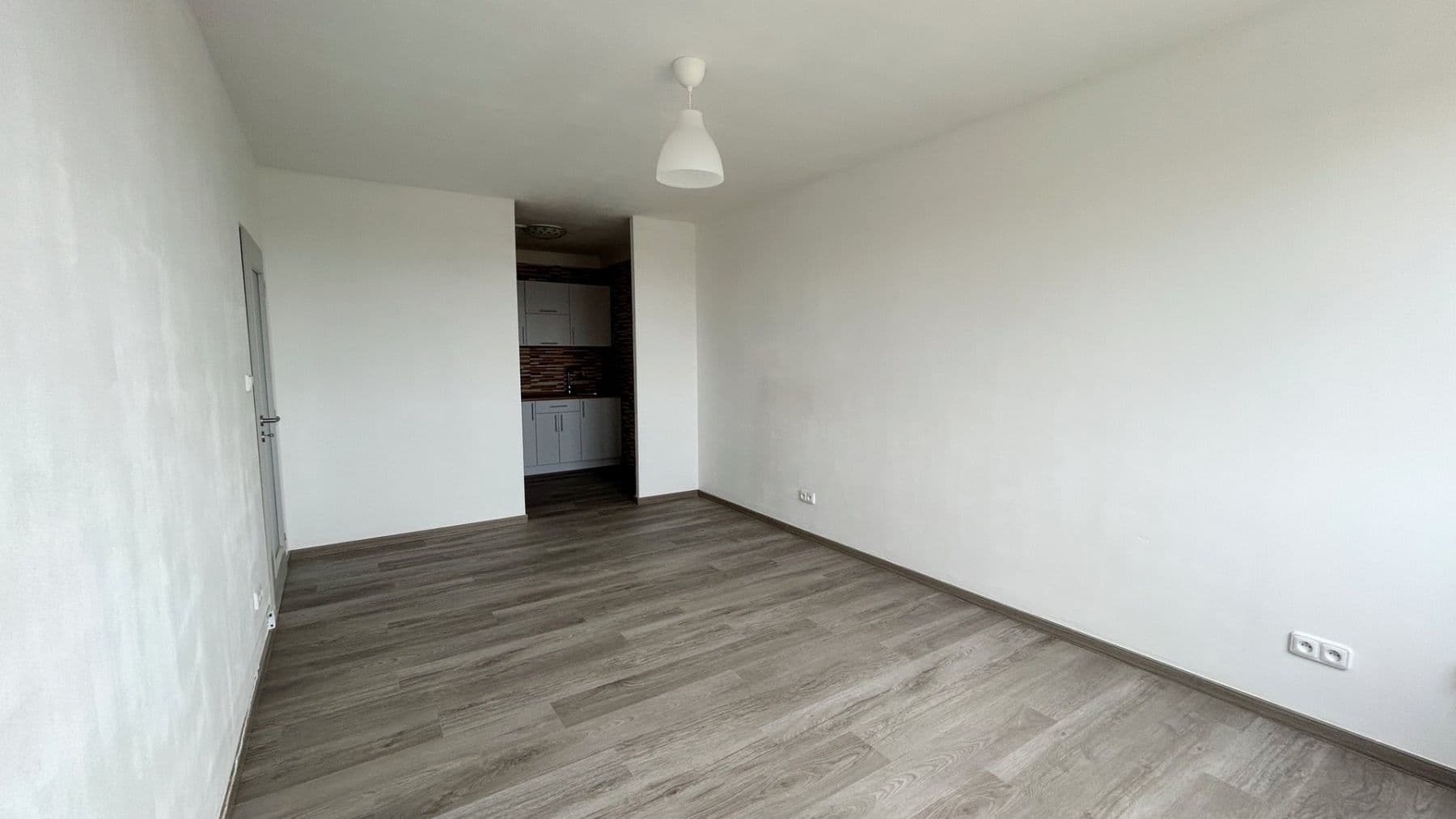 Pronájem bytu 2+kk 42 m², Rimavské Soboty, Kolín, Středočeský kraj Pronájem bytu 2+kk 42 m², Rimavské Soboty, Kolín, Středočeský kraj