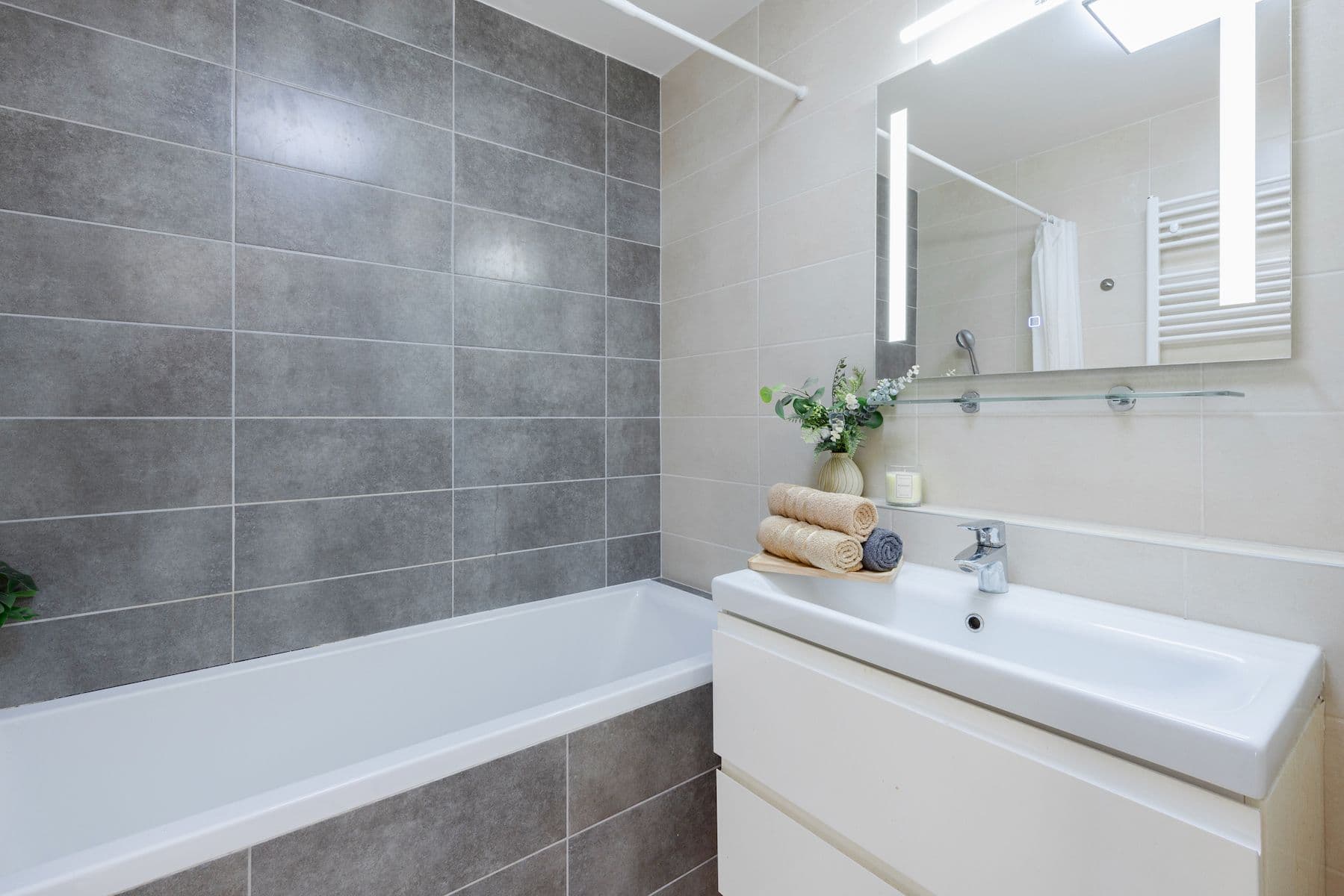 Prodej bytu 4+kk 75 m², Karla Guta, Praha, Praha Prodej bytu 4+kk 75 m², Karla Guta, Praha, Praha