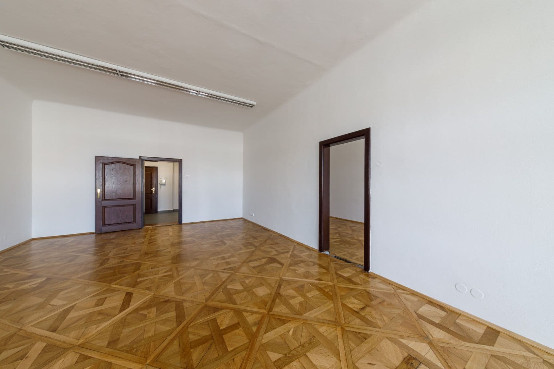 Pronájem bytu 2+1 103 m², Náměstí Přemysla Otakara Ⅱ., České Budějovice, Jihočeský kraj Pronájem bytu 2+1 103 m², Náměstí Přemysla Otakara Ⅱ., České Budějovice, Jihočeský kraj