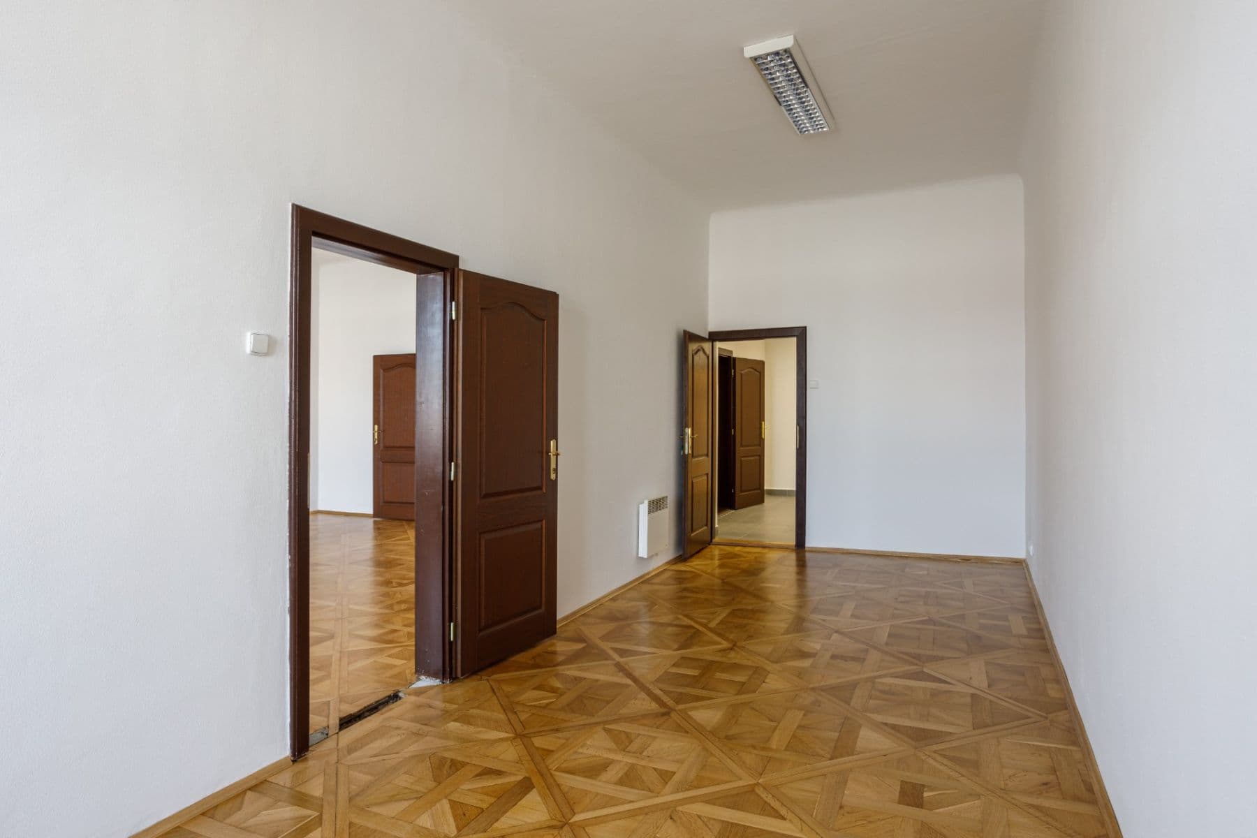 Pronájem bytu 2+1 103 m², Náměstí Přemysla Otakara Ⅱ., České Budějovice, Jihočeský kraj Pronájem bytu 2+1 103 m², Náměstí Přemysla Otakara Ⅱ., České Budějovice, Jihočeský kraj