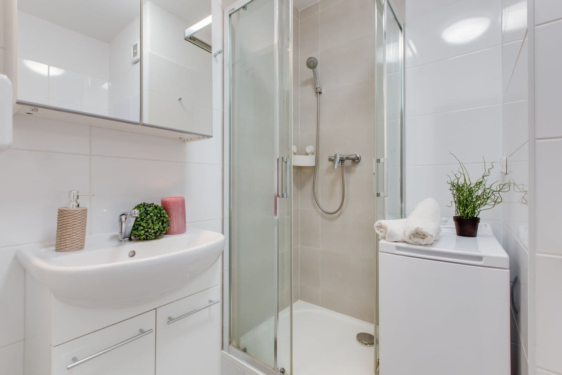 Pronájem bytu 2+kk 41 m², Pod Lysinami, Praha, Praha Pronájem bytu 2+kk 41 m², Pod Lysinami, Praha, Praha