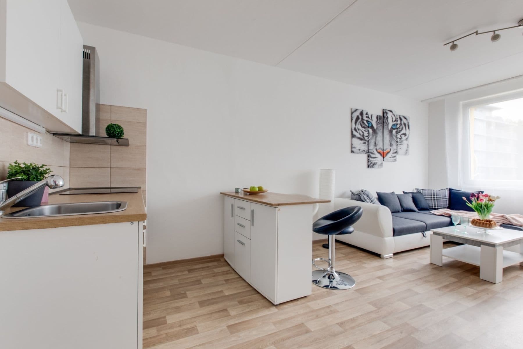 Pronájem bytu 2+kk 41 m², Pod Lysinami, Praha, Praha Pronájem bytu 2+kk 41 m², Pod Lysinami, Praha, Praha