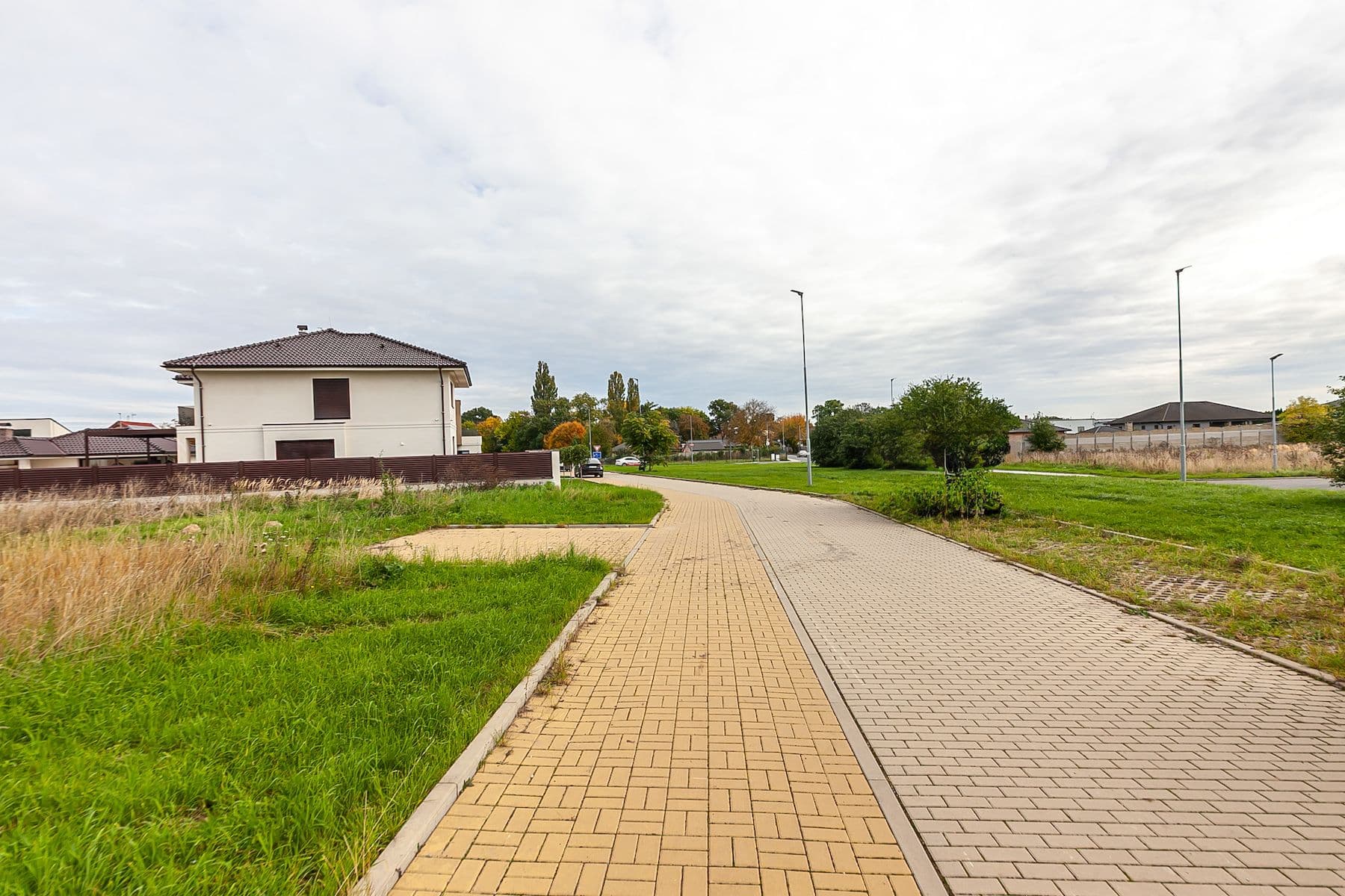 Prodej pozemku 1.078 m², Jenštejn, Středočeský kraj Prodej pozemku 1.078 m², Jenštejn, Středočeský kraj
