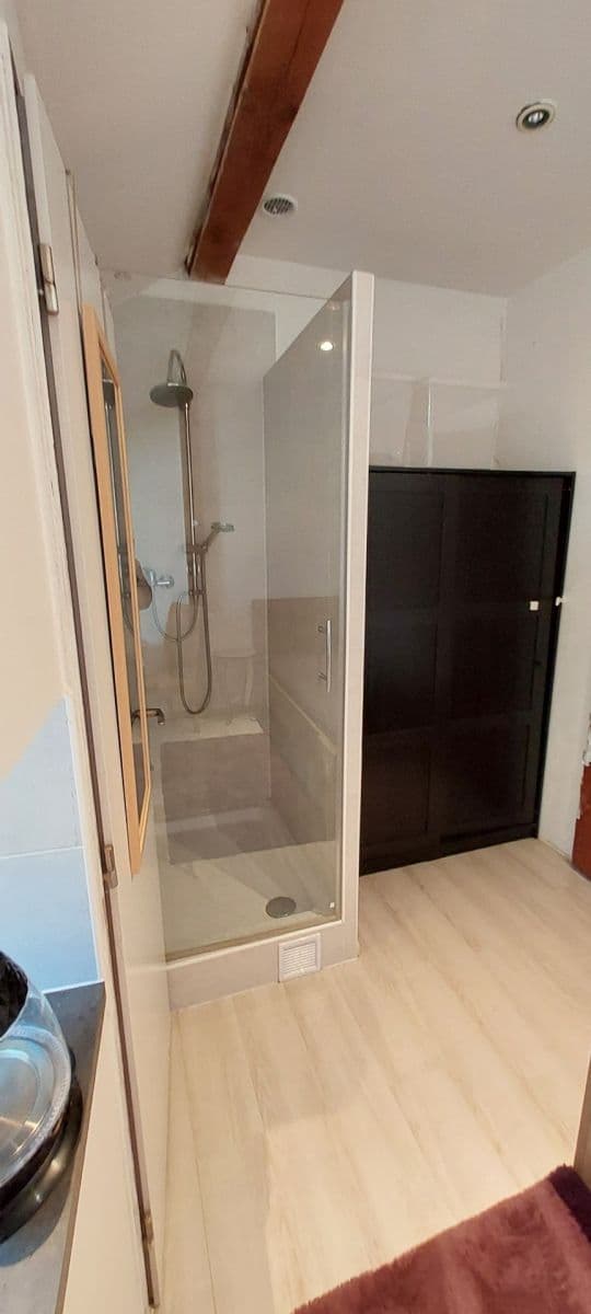 Pronájem bytu 1+kk 20 m², Savojská, Praha, Praha Pronájem bytu 1+kk 20 m², Savojská, Praha, Praha