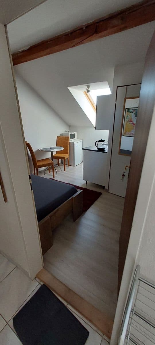 Pronájem bytu 1+kk 20 m², Savojská, Praha, Praha Pronájem bytu 1+kk 20 m², Savojská, Praha, Praha