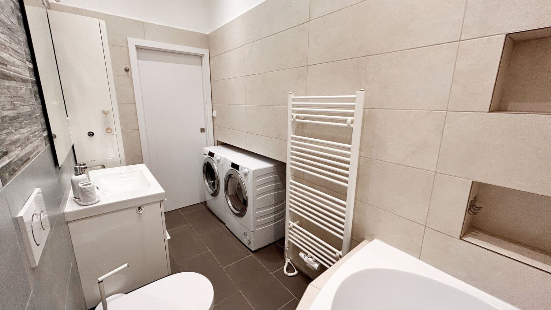 Pronájem bytu 2+kk 60 m², Wenzigova, Praha, Praha Pronájem bytu 2+kk 60 m², Wenzigova, Praha, Praha