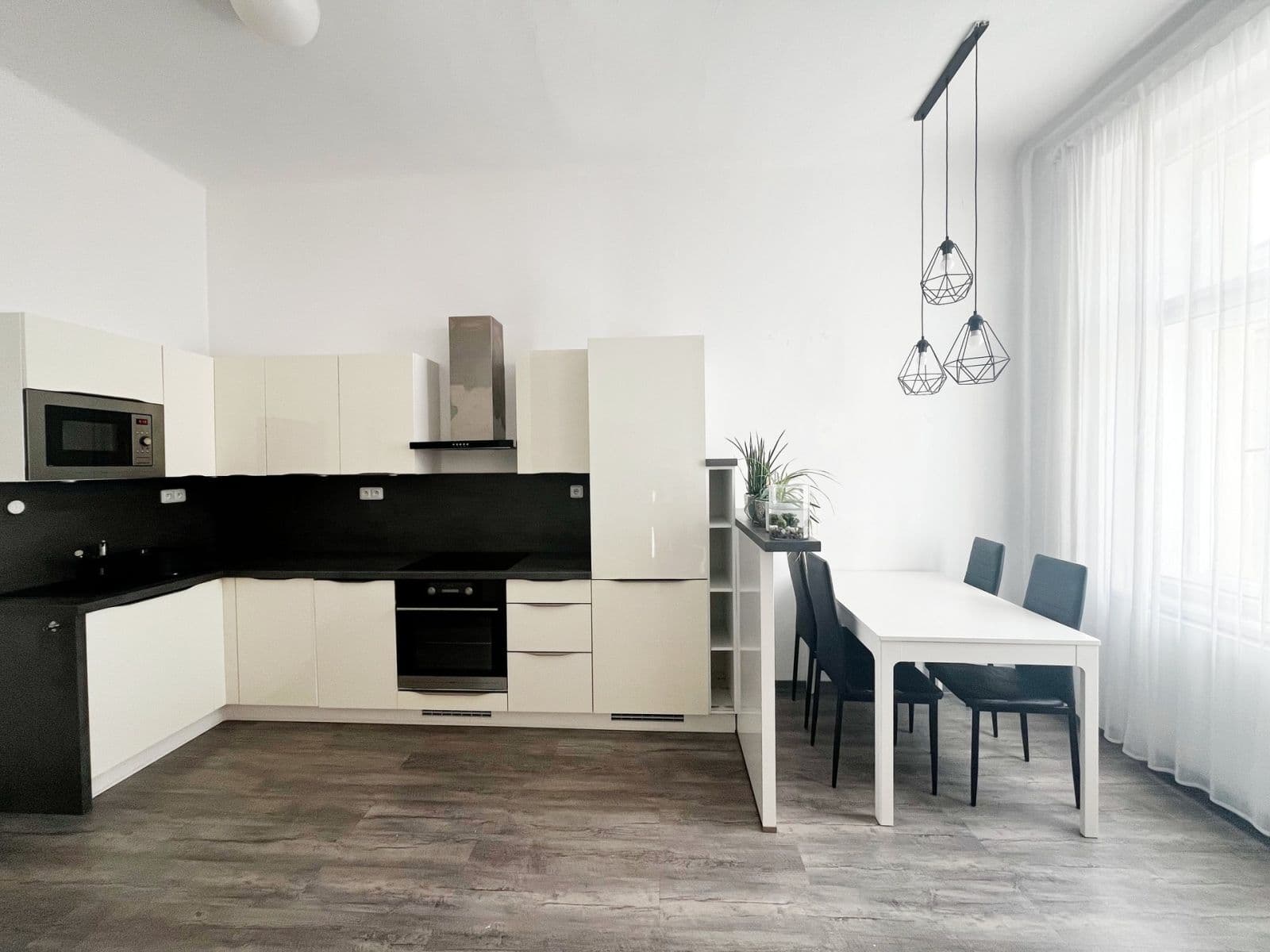 Pronájem bytu 2+kk 60 m², Wenzigova, Praha, Praha Pronájem bytu 2+kk 60 m², Wenzigova, Praha, Praha