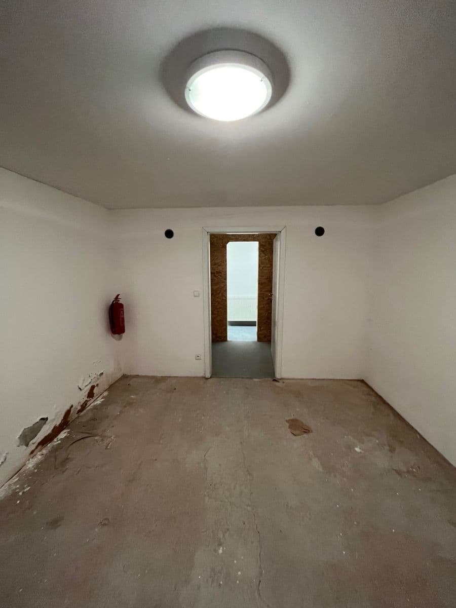 Pronájem nebytového prostoru 81 m², Anenské náměstí, Jablonec nad Nisou, Liberecký kraj Pronájem nebytového prostoru 81 m², Anenské náměstí, Jablonec nad Nisou, Liberecký kraj