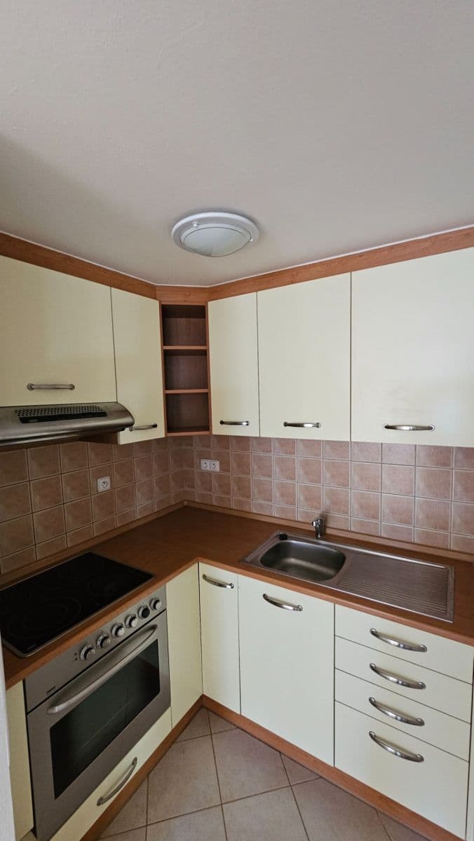 Pronájem bytu 2+kk 68 m², náměstí Jiřího z Poděbrad, Praha, Praha Pronájem bytu 2+kk 68 m², náměstí Jiřího z Poděbrad, Praha, Praha