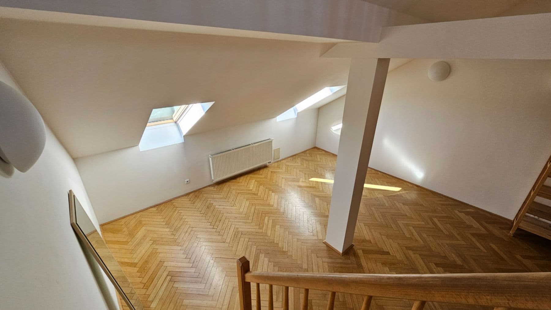 Pronájem bytu 2+kk 68 m², náměstí Jiřího z Poděbrad, Praha, Praha Pronájem bytu 2+kk 68 m², náměstí Jiřího z Poděbrad, Praha, Praha