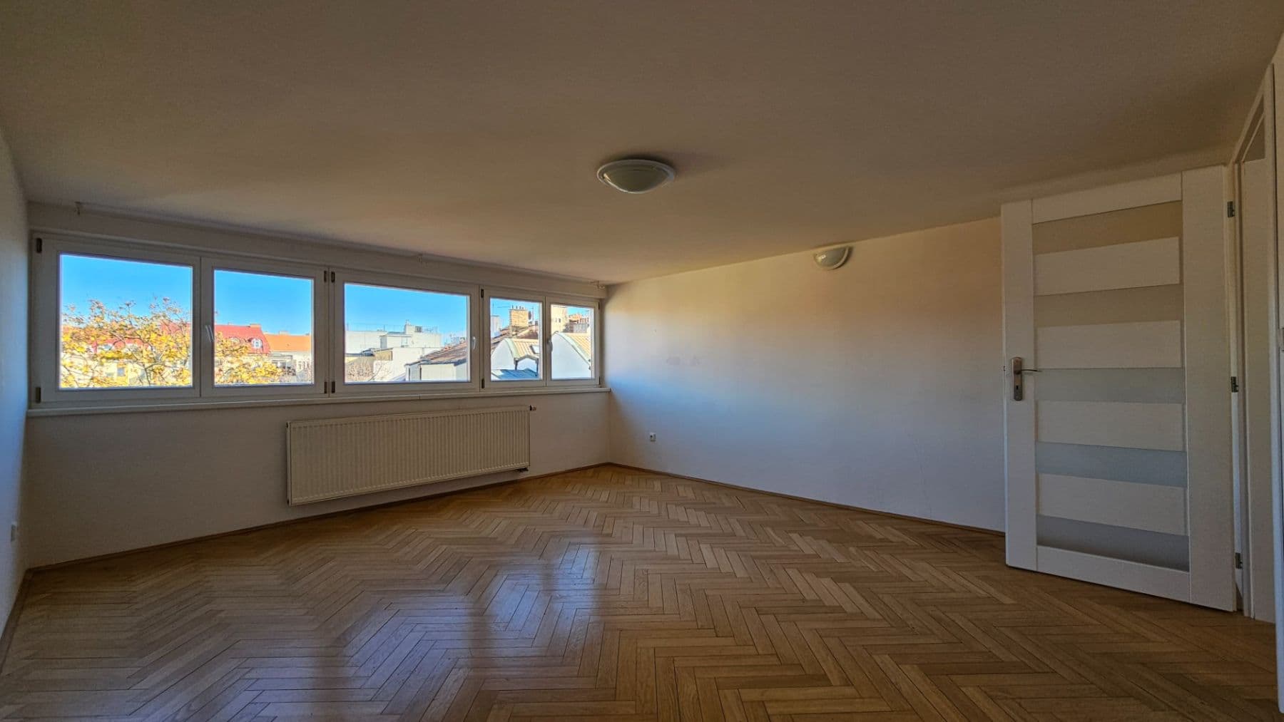 Pronájem bytu 2+kk 68 m², náměstí Jiřího z Poděbrad, Praha, Praha Pronájem bytu 2+kk 68 m², náměstí Jiřího z Poděbrad, Praha, Praha