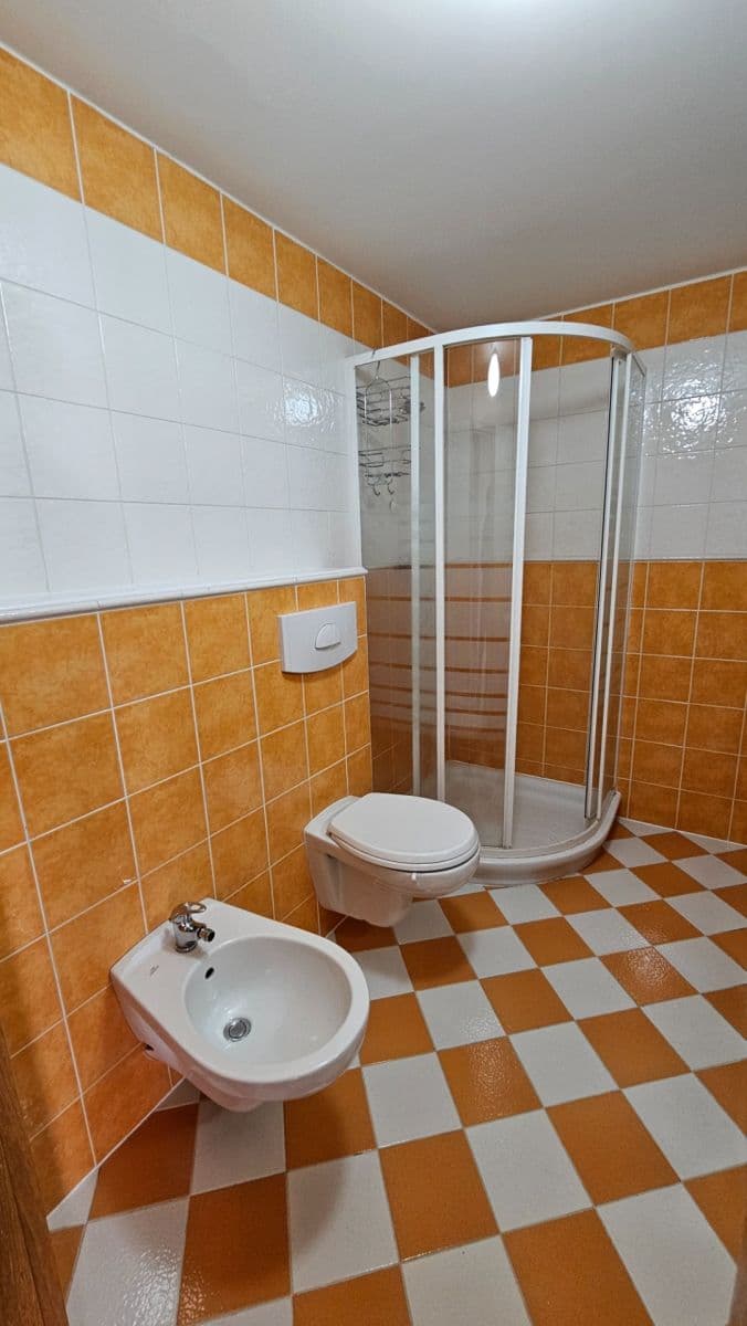 Pronájem bytu 2+kk 68 m², náměstí Jiřího z Poděbrad, Praha, Praha Pronájem bytu 2+kk 68 m², náměstí Jiřího z Poděbrad, Praha, Praha
