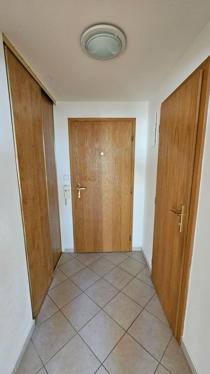 Pronájem bytu 2+kk 68 m², náměstí Jiřího z Poděbrad, Praha, Praha Pronájem bytu 2+kk 68 m², náměstí Jiřího z Poděbrad, Praha, Praha