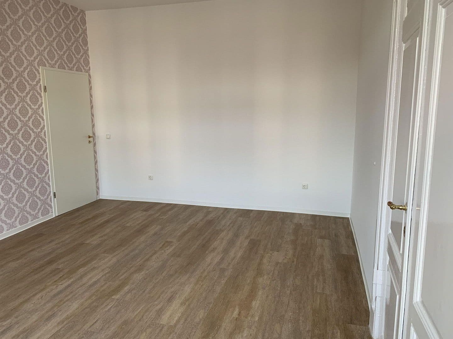Pronájem bytu 3+1 78 m², Güstrow, Mecklenburg-Vorpommern Pronájem bytu 3+1 78 m², Güstrow, Mecklenburg-Vorpommern