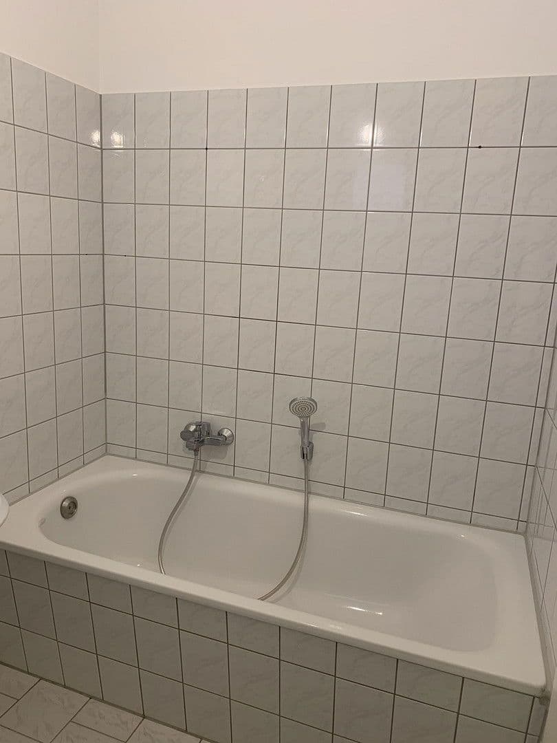 Pronájem bytu 3+1 78 m², Güstrow, Mecklenburg-Vorpommern Pronájem bytu 3+1 78 m², Güstrow, Mecklenburg-Vorpommern