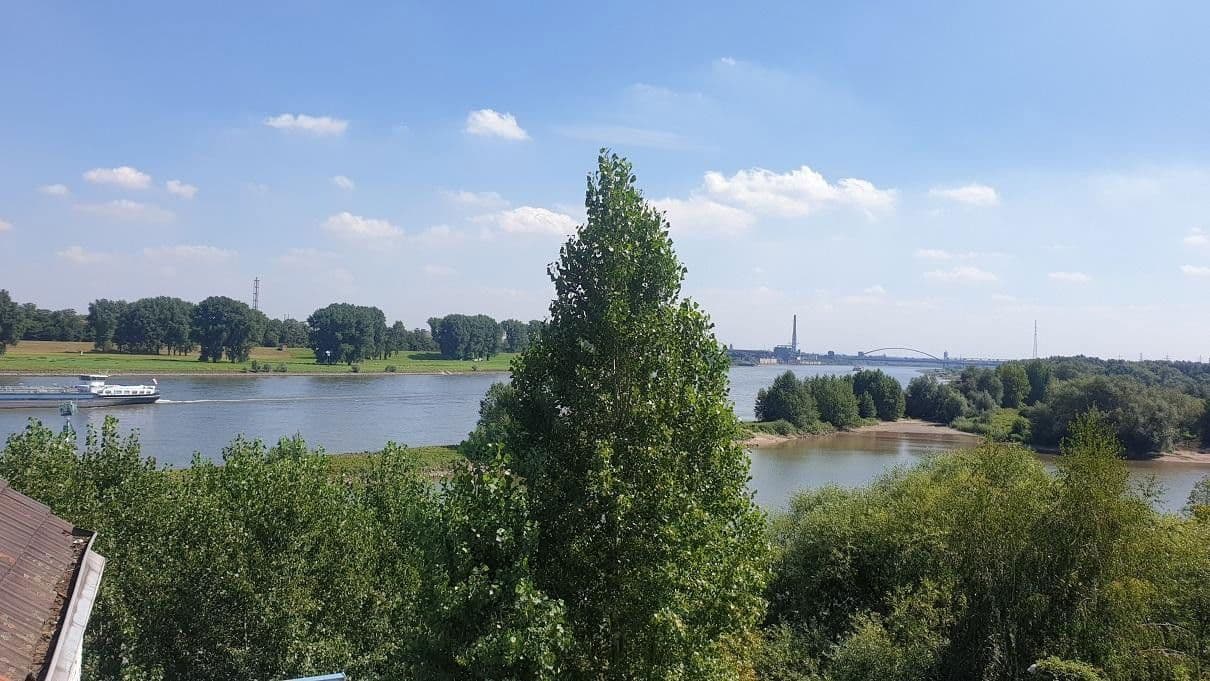 Prodej nebytového prostoru 8.000 m², Duisburg, Severní Porýní-Vestfálsko Prodej nebytového prostoru 8.000 m², Duisburg, Severní Porýní-Vestfálsko