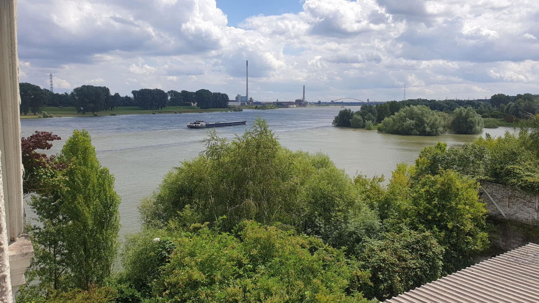 Prodej nebytového prostoru 8.000 m², Duisburg, Severní Porýní-Vestfálsko Prodej nebytového prostoru 8.000 m², Duisburg, Severní Porýní-Vestfálsko