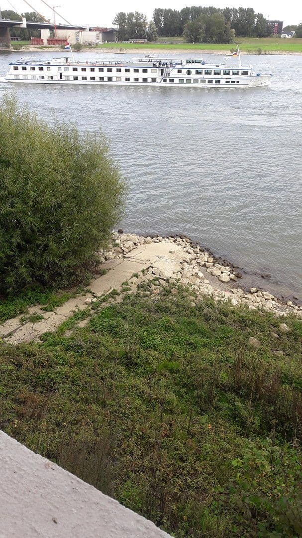 Prodej nebytového prostoru 8.000 m², Duisburg, Severní Porýní-Vestfálsko Prodej nebytového prostoru 8.000 m², Duisburg, Severní Porýní-Vestfálsko