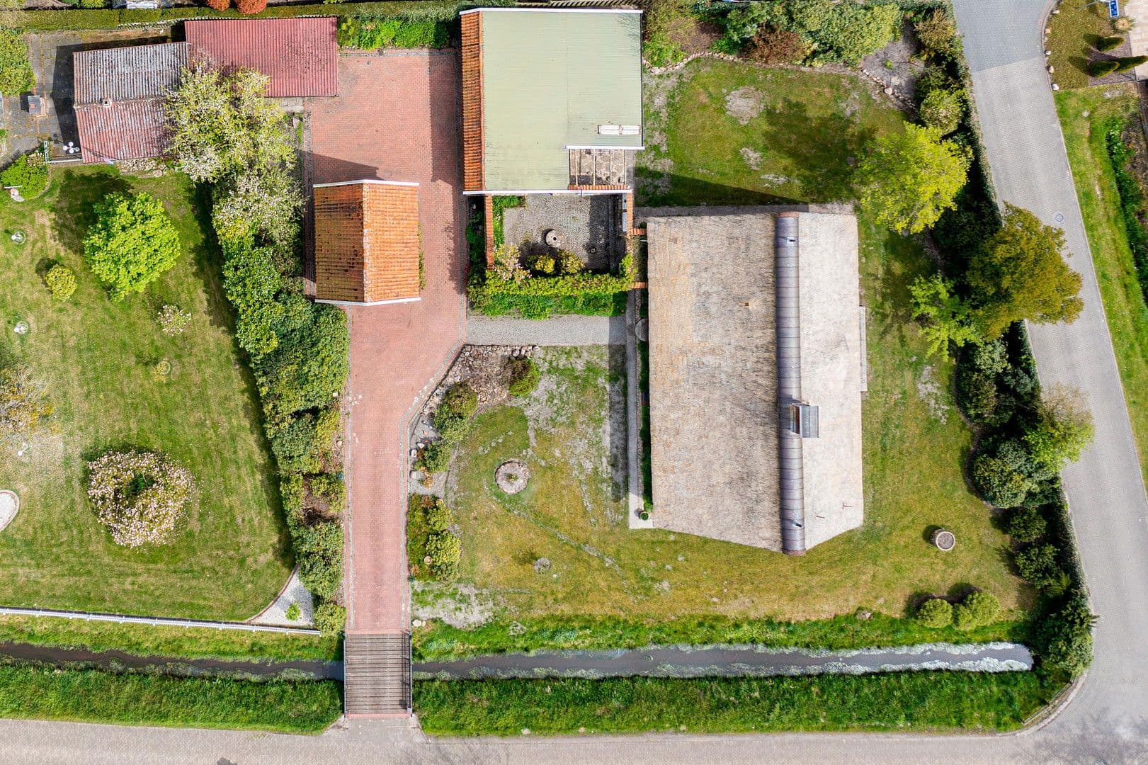 Prodej domu 222 m², pozemek 1.650 m², Friesoythe, Dolní Sasko Prodej domu 222 m², pozemek 1.650 m², Friesoythe, Dolní Sasko