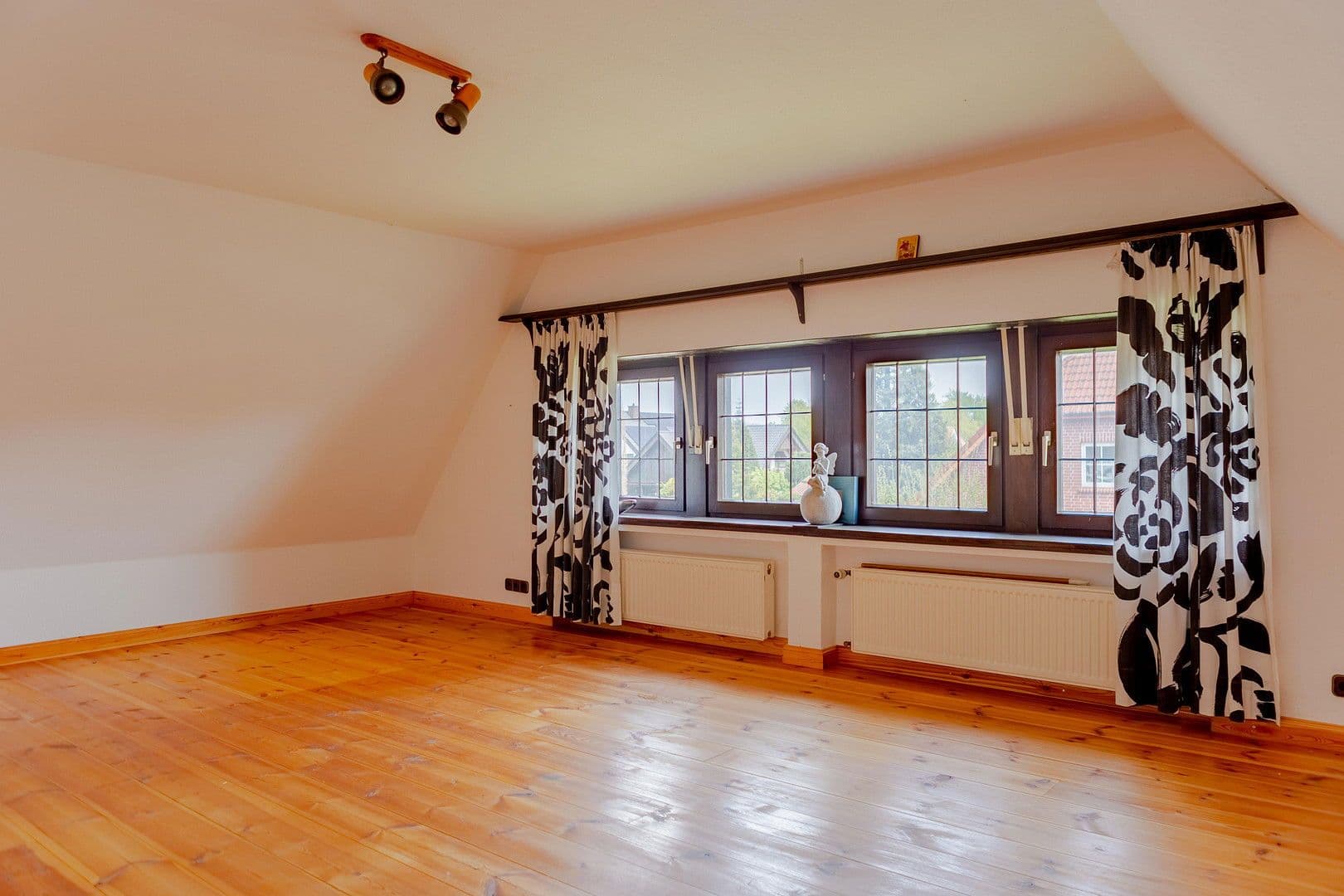 Prodej domu 222 m², pozemek 1.650 m², Friesoythe, Dolní Sasko Prodej domu 222 m², pozemek 1.650 m², Friesoythe, Dolní Sasko