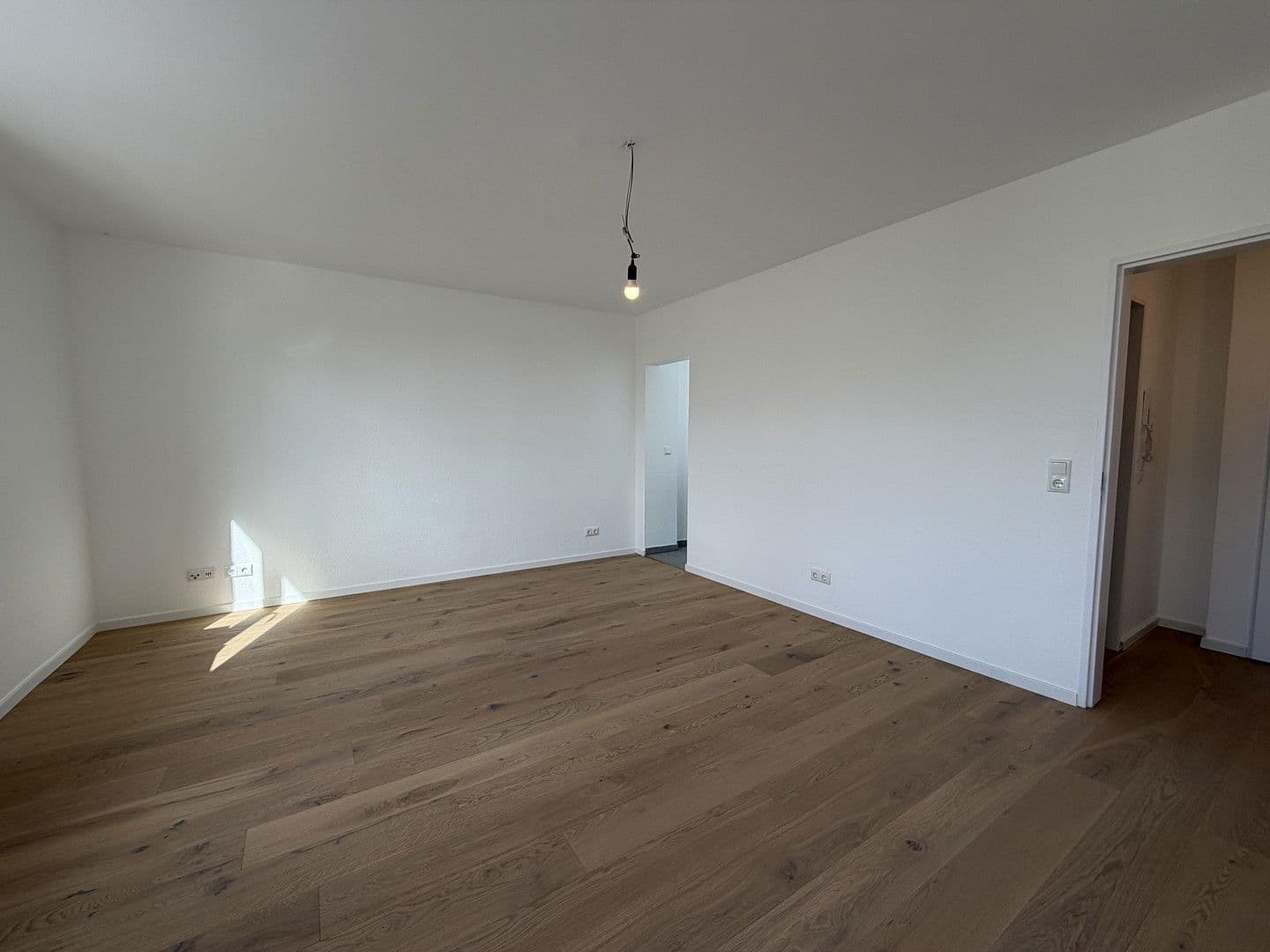 Pronájem bytu 1+1 33 m², Zeil 39, Frankfurt am Main, Hessen Pronájem bytu 1+1 33 m², Zeil 39, Frankfurt am Main, Hessen