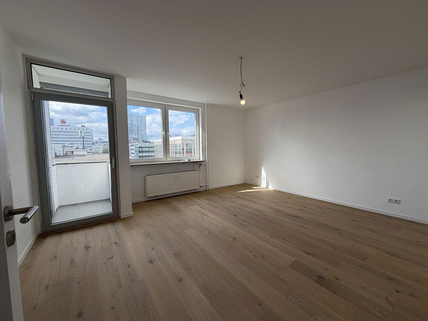 Pronájem bytu 1+1 33 m², Zeil 39, Frankfurt am Main, Hessen Pronájem bytu 1+1 33 m², Zeil 39, Frankfurt am Main, Hessen