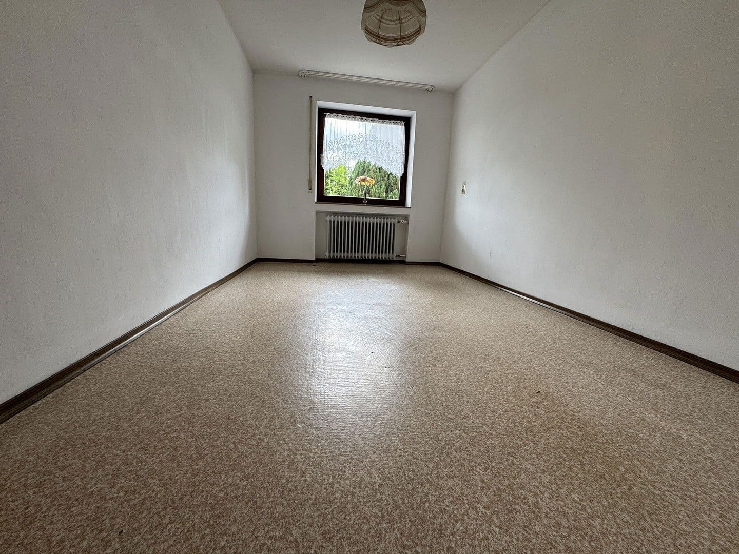 Prodej domu 120 m², pozemek 1.000 m², Biberbachstraße 13, Langenenslingen, Bádensko-Württembersko Prodej domu 120 m², pozemek 1.000 m², Biberbachstraße 13, Langenenslingen, Bádensko-Württembersko