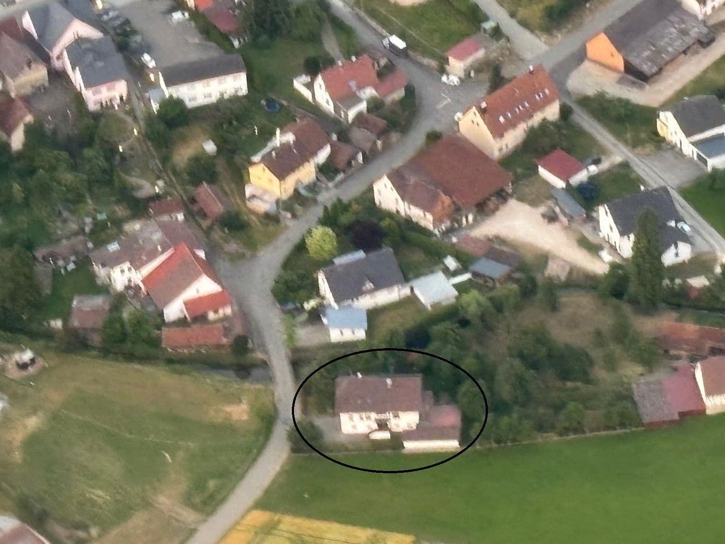 Prodej domu 120 m², pozemek 1.000 m², Biberbachstraße 13, Langenenslingen, Bádensko-Württembersko Prodej domu 120 m², pozemek 1.000 m², Biberbachstraße 13, Langenenslingen, Bádensko-Württembersko