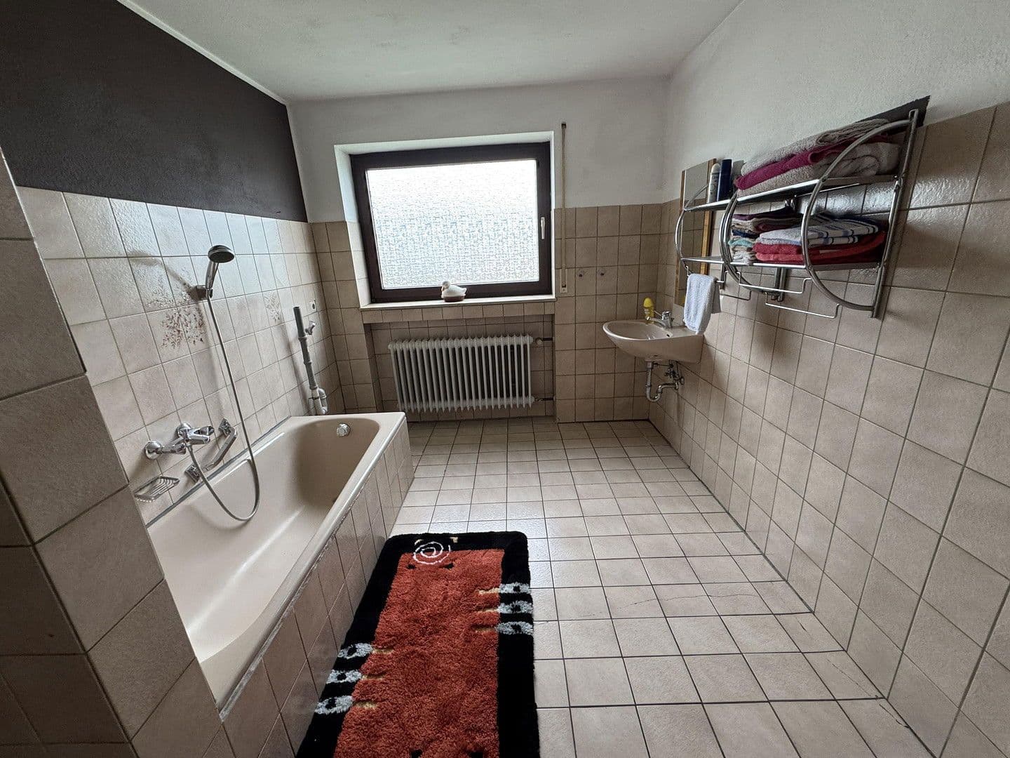 Prodej domu 120 m², pozemek 1.000 m², Biberbachstraße 13, Langenenslingen, Bádensko-Württembersko Prodej domu 120 m², pozemek 1.000 m², Biberbachstraße 13, Langenenslingen, Bádensko-Württembersko