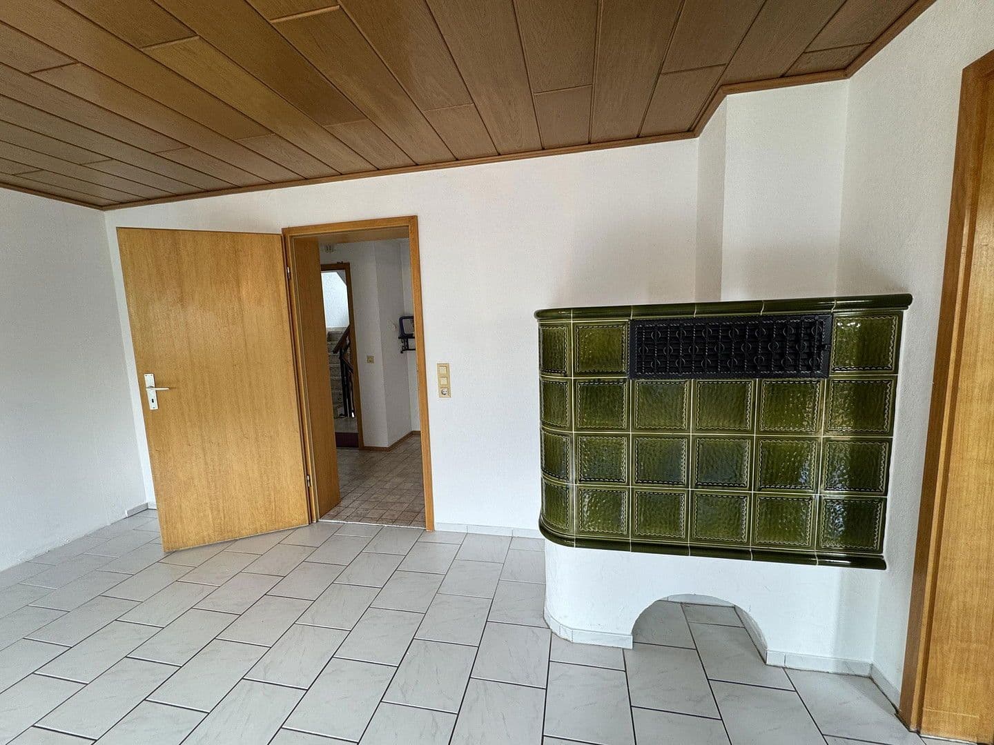 Prodej domu 120 m², pozemek 1.000 m², Biberbachstraße 13, Langenenslingen, Bádensko-Württembersko Prodej domu 120 m², pozemek 1.000 m², Biberbachstraße 13, Langenenslingen, Bádensko-Württembersko