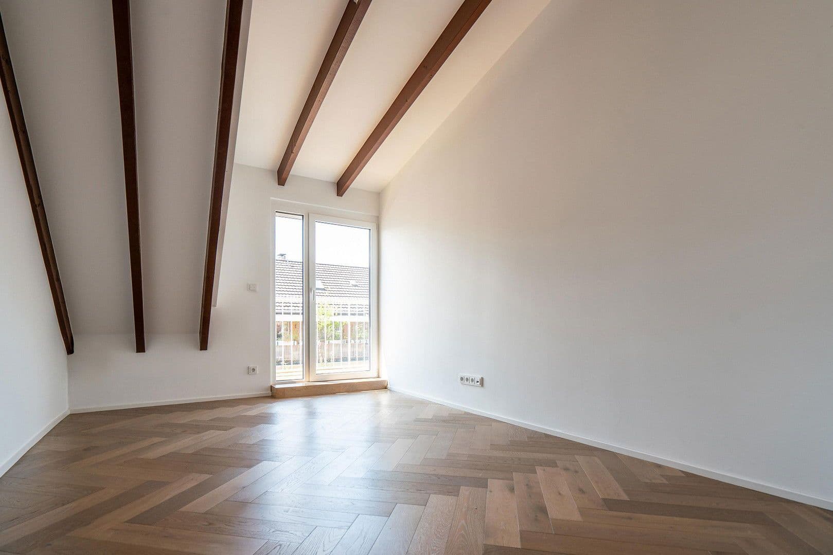 Prodej bytu 5+1 165 m², Düsseldorf, Severní Porýní-Vestfálsko Prodej bytu 5+1 165 m², Düsseldorf, Severní Porýní-Vestfálsko