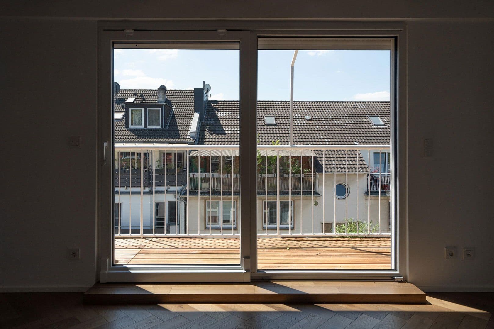 Prodej bytu 5+1 165 m², Düsseldorf, Severní Porýní-Vestfálsko Prodej bytu 5+1 165 m², Düsseldorf, Severní Porýní-Vestfálsko