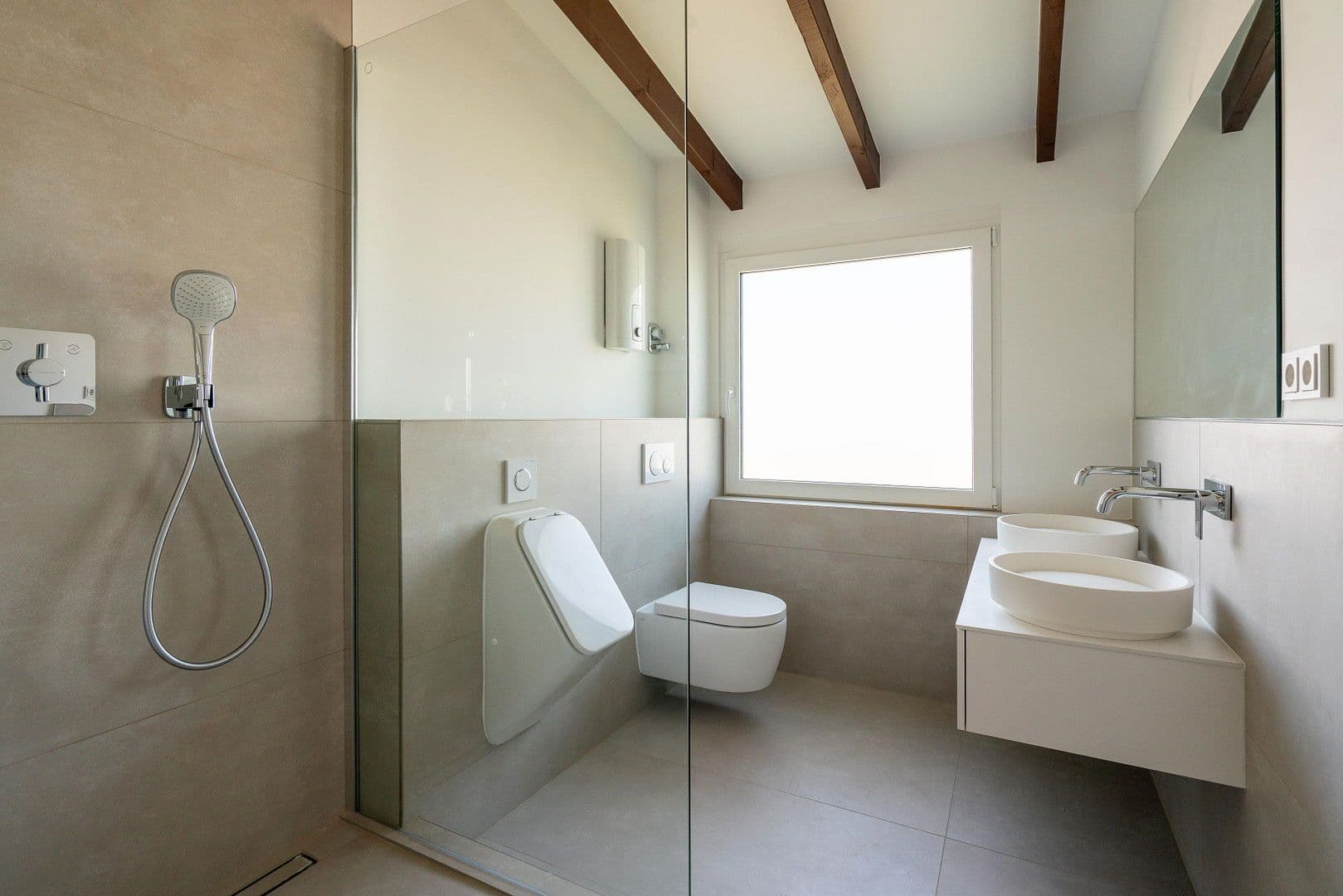 Prodej bytu 5+1 165 m², Düsseldorf, Severní Porýní-Vestfálsko Prodej bytu 5+1 165 m², Düsseldorf, Severní Porýní-Vestfálsko