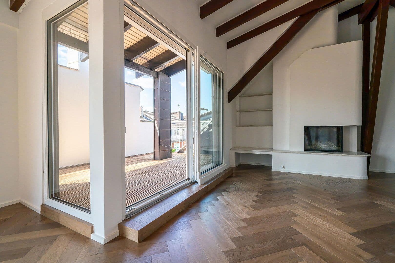 Prodej bytu 5+1 165 m², Düsseldorf, Severní Porýní-Vestfálsko Prodej bytu 5+1 165 m², Düsseldorf, Severní Porýní-Vestfálsko