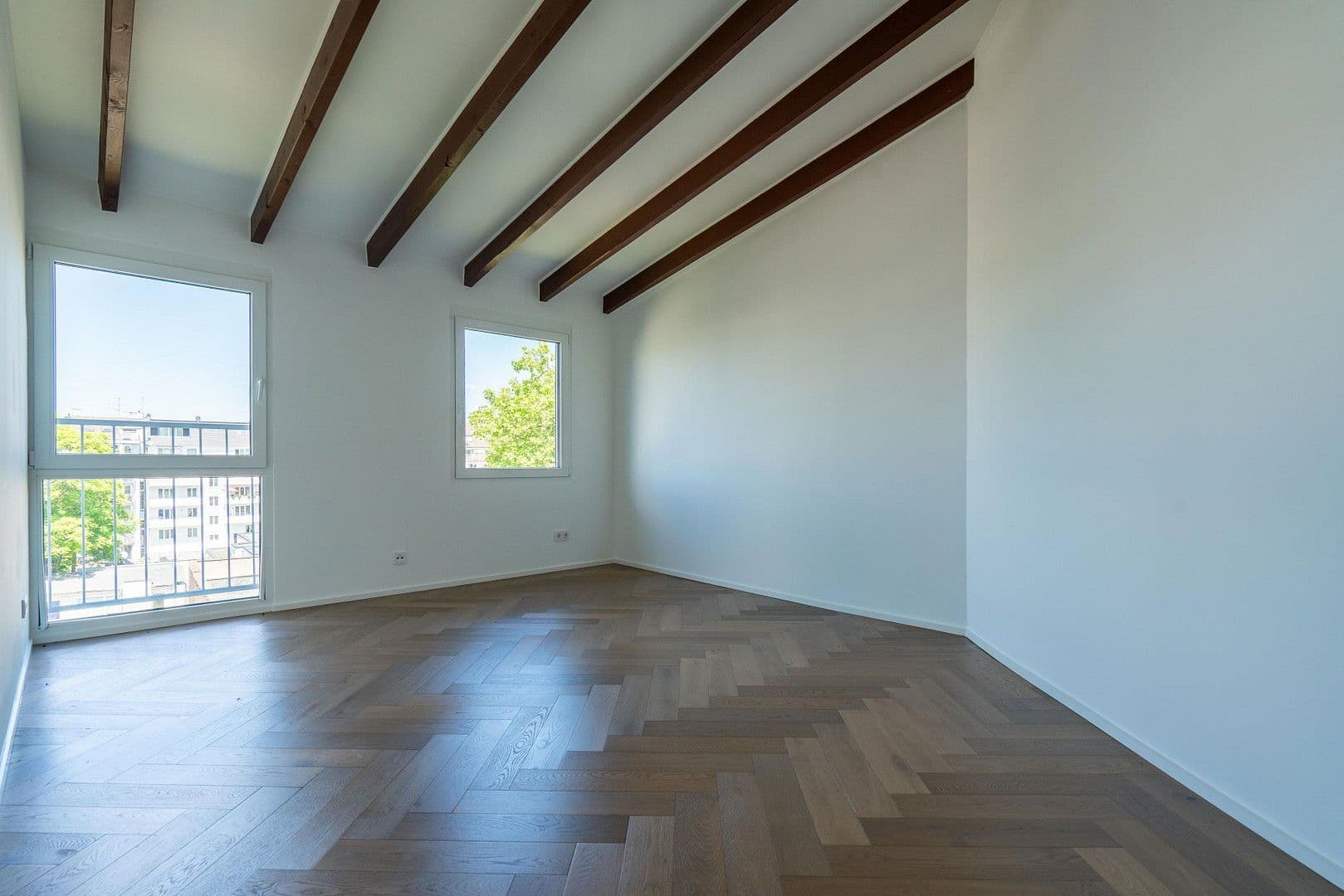 Prodej bytu 5+1 165 m², Düsseldorf, Severní Porýní-Vestfálsko Prodej bytu 5+1 165 m², Düsseldorf, Severní Porýní-Vestfálsko