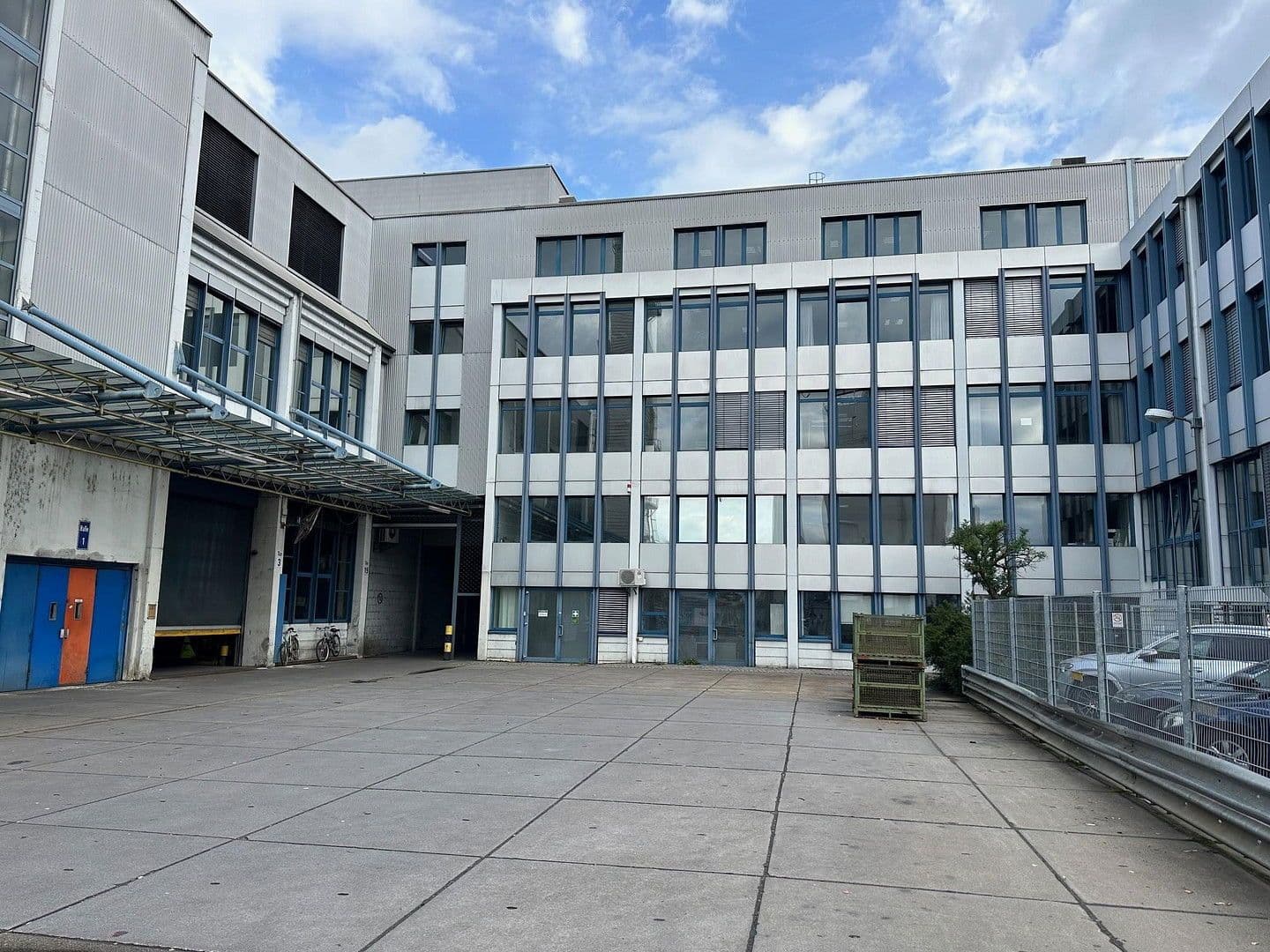 Pronájem nebytového prostoru 15.000 m², Colsmannstraße 25, Friedrichshafen, Bádensko-Württembersko Pronájem nebytového prostoru 15.000 m², Colsmannstraße 25, Friedrichshafen, Bádensko-Württembersko
