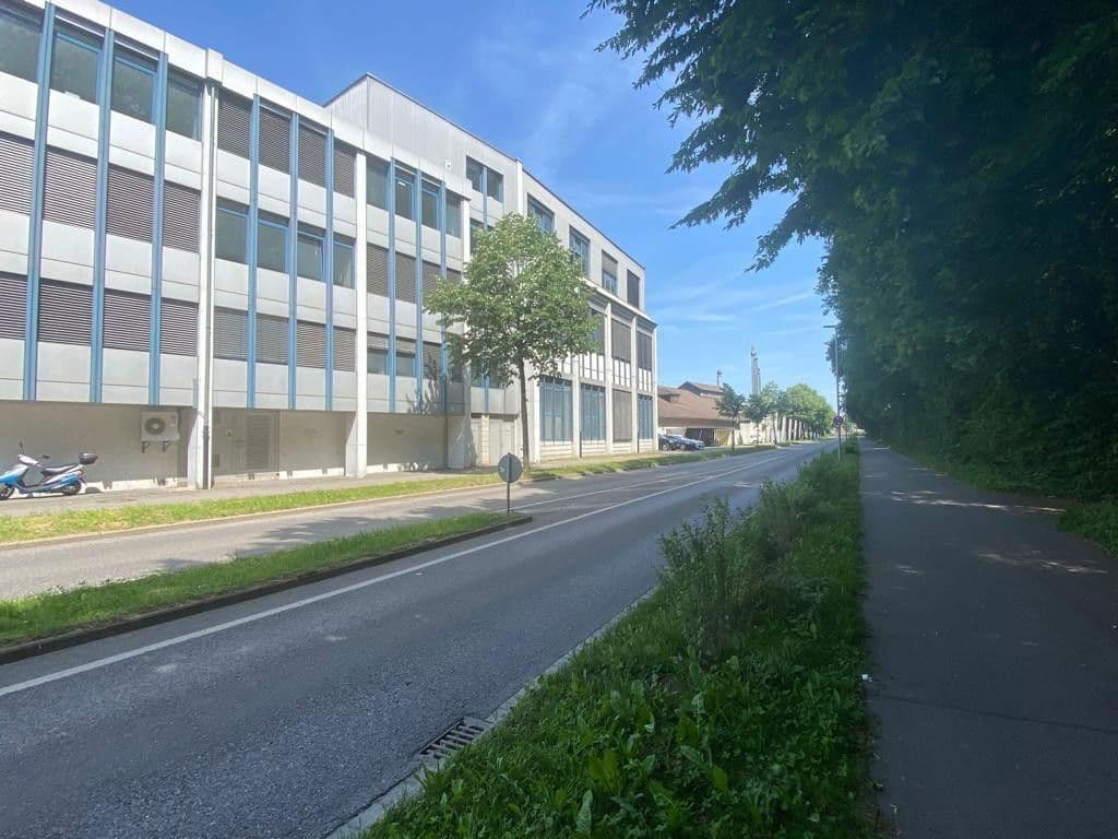 Pronájem nebytového prostoru 15.000 m², Colsmannstraße 25, Friedrichshafen, Bádensko-Württembersko Pronájem nebytového prostoru 15.000 m², Colsmannstraße 25, Friedrichshafen, Bádensko-Württembersko