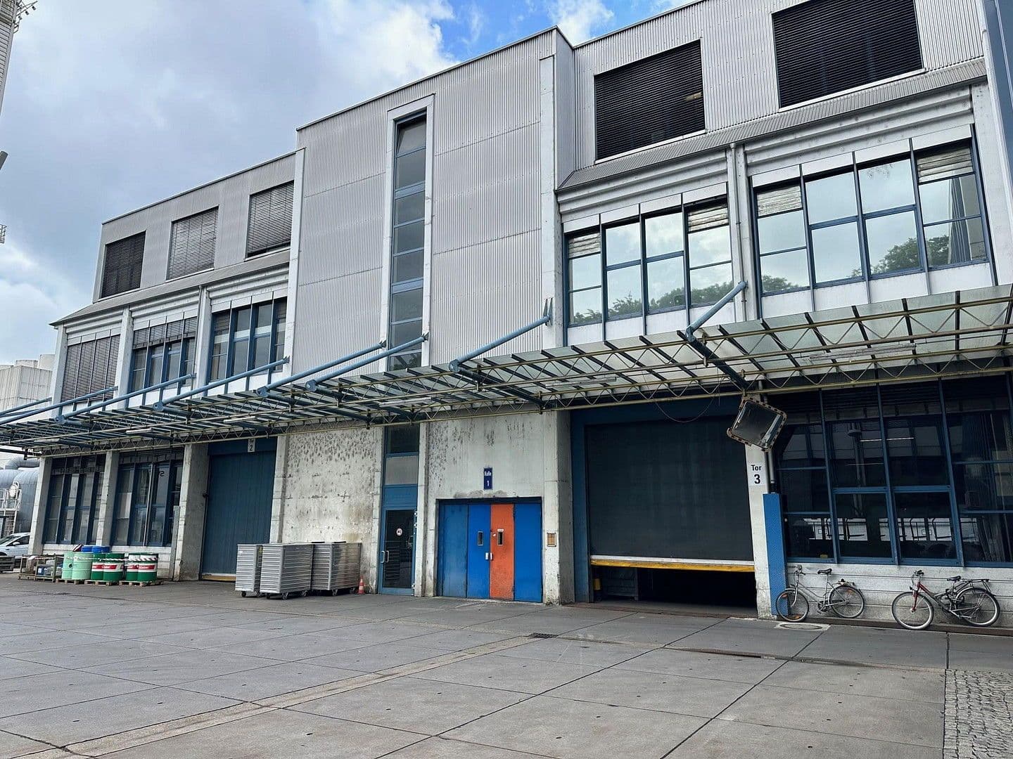 Pronájem nebytového prostoru 15.000 m², Colsmannstraße 25, Friedrichshafen, Bádensko-Württembersko Pronájem nebytového prostoru 15.000 m², Colsmannstraße 25, Friedrichshafen, Bádensko-Württembersko