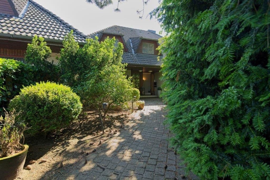 Pronájem bytu 5+1 190 m², Kirchweg 64b, Henstedt-Ulzburg, Šlesvicko-Holštýnsko Pronájem bytu 5+1 190 m², Kirchweg 64b, Henstedt-Ulzburg, Šlesvicko-Holštýnsko