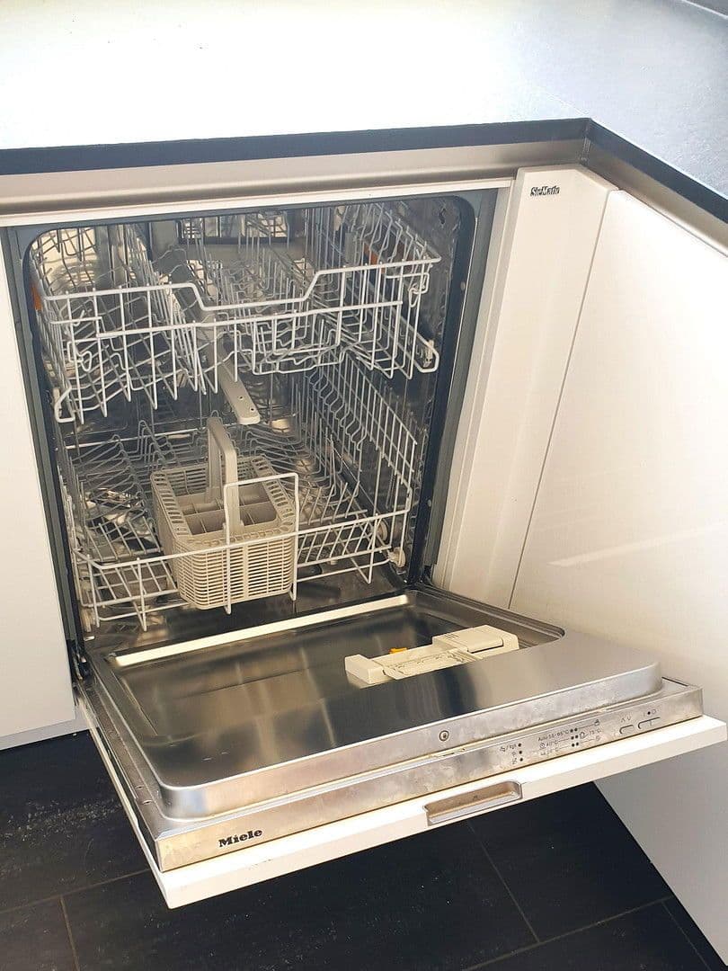 Prodej bytu 3+1 106 m², Köln, Severní Porýní-Vestfálsko Prodej bytu 3+1 106 m², Köln, Severní Porýní-Vestfálsko