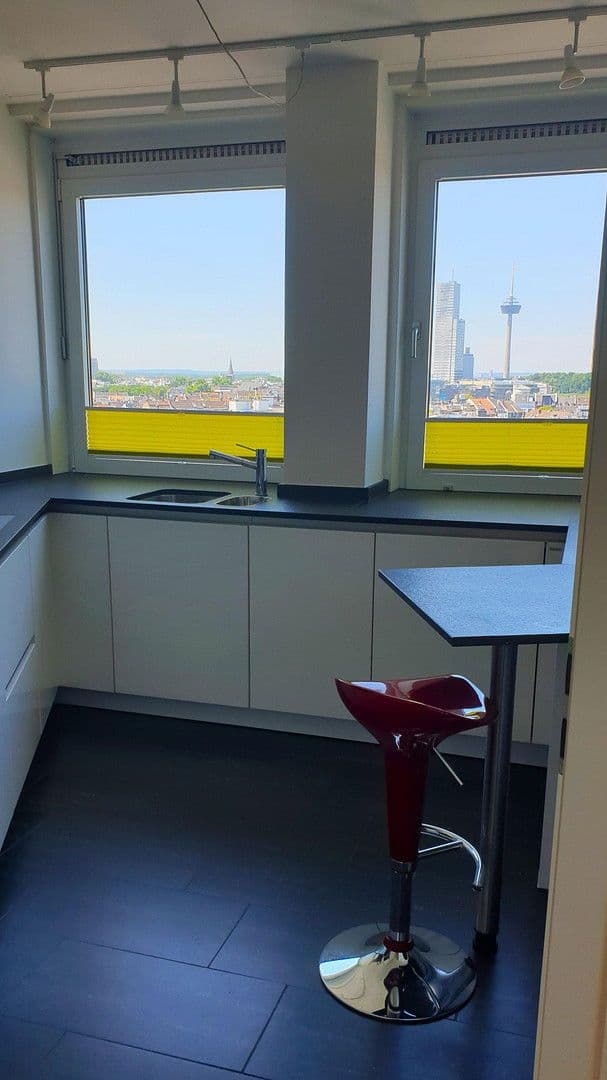 Prodej bytu 3+1 106 m², Köln, Severní Porýní-Vestfálsko Prodej bytu 3+1 106 m², Köln, Severní Porýní-Vestfálsko
